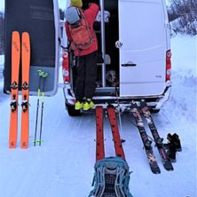 Hudar p&aring;, hum&ouml;ren p&aring; topp, bra &aring;k v&auml;ntar..