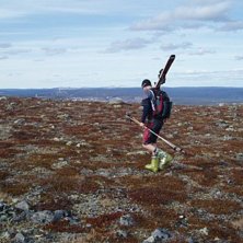 Det ska finnas sn&ouml; h&auml;r n&aring;nstans.... Foto: Jonas &Aring;kerlund. &Aring;kare: Jocke.