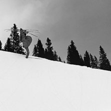 Handp&aring;l&auml;ggning i &aring;re. Foto: M&aring;rten. &Aring;kare: Mattias.