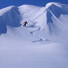 V&auml;stra delen av Bj&ouml;rnfj&auml;ll en underbar dag i ap. Foto: Mikael Eriksson. &Aring;kare: Tomas Jonsson.