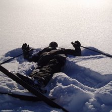 Chill i snon efter en lang dag. Foto: Christoffer Malmstrom. &Aring;kare: Jonas.