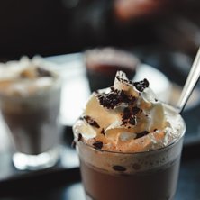 Chokolat mit Rum. Fan b&auml;st. Speciellt vid 22 minu.