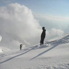 Puder&aring;kning vid the edge of the mountain!. Foto: Johan Salzmann. &Aring;kare: Polare.