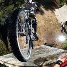 h&ouml;g Fakiewallride. Foto: Johan Wennerstr&ouml;m (johanwennerstrom.se). &Aring;kare: Jens Nystr&ouml;m (www.northextremeteam.com).