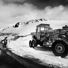 P&aring; toppen av skidomr&aring;det av Dizin b&ouml;rjar hajkan. Foto: Martin Magnusson. &Aring;kare: Johan M&aring;rtensson och Fredrik Westman.