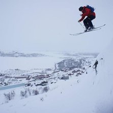 &Aring;kare: Henrik Johansson.