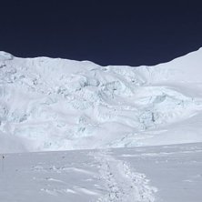 Foto: Fredrik Schenholm. &Aring;kare: 1 maj. Sn&ouml;- och isv&auml;ggen upp till Nord Colet p&aring; 7000 meter, en timmes vandring fr&aring;n ABC (framskjutna basl&auml;gret)..