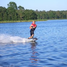 wakeboard e ganska festligt.. Foto: Johan Nordin. &Aring;kare: Mathias Jensen.