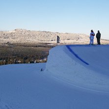 Ntg newschool/freestyle drog en sv&auml;ng &ouml;ver till . Foto: Steffen. &Aring;kare: Acke och Arild.