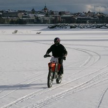 En h&auml;rlig dag p&aring; isen!. Foto: Joel Malmberg. &Aring;kare: Patrik Fors&eacute;ll.