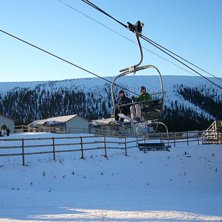 P&aring; v&auml;g p&aring; till toppen av Stora Backen i Tand&aring;d. Foto: Vet ej. &Aring;kare: Joel &amp;amp; Gustav.