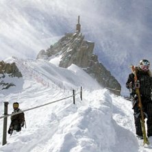 P&aring; v&auml;g ner till &amp;quot;Plat&aring;n&amp;quot; bako. Foto: Luc. &Aring;kare: Jag till h&ouml;ger och Phillipppe till v&auml;n.