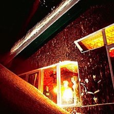 Lite gubbjibb p&aring; kv&auml;llen ovanf&ouml;r hotelloungen.. Foto: Carl Skoog. &Aring;kare: Tobias Liljeroth.