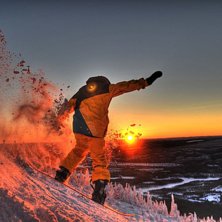 Fantastisk solnedg&aring;ng brevid brantatorget i St&ouml;t. Foto: Filip Voss &Aring;kerstr&ouml;m (jag). &Aring;kare: Andreas Sj&ouml;sten (addde97).