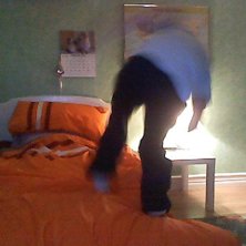 Sideflip fr&aring;n s&auml;ngen. Foto: Oskar Falkenberg. &Aring;kare: Oskar Falkenberg.