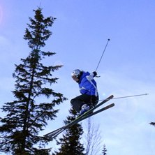 Lite offpist i en r&auml;nna. Foto: Tobias Granelli. &Aring;kare: Mattias Johansson.