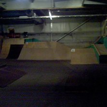 va &aring; skata i kiruna skatehallen.