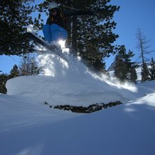 Hopp och sn&ouml;!. Foto: Joakim Carlsson. &Aring;kare: Simon Carlsson.