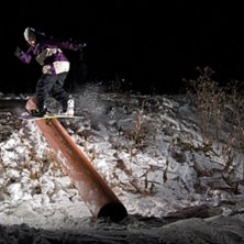 Marcus k&ouml;r en fs board. Foto: Max Gustafsson. &Aring;kare: Marcus Siverman.