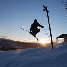 Ingen 1080 cp kangaroo flip i omlopsbana trick... . Foto: Robin Ambell. &Aring;kare: Fredrik &Ouml;hlund.
