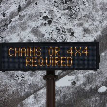 Kosta vad det kosta vill men lyd r&aring;det! Alla som . Foto: Niclas Sch&ouml;nfelder. &Aring;kare: Molle Molin.