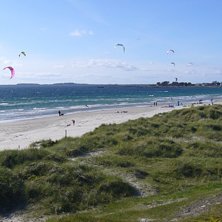 En typsik sommerkveld p&aring; Solastranden utenfor Sta. Foto: Angelika. &Aring;kare: en gjeng kitere fra Stavanger regionen.