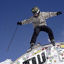 Jag tr&auml;ffade lill-killen i parken d&aring; han satte k. Foto: Magnus Olsson. &Aring;kare: Ung fransk snubbe p&aring; nio &aring;r.