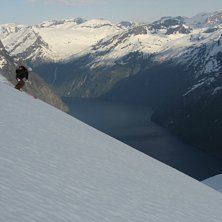 Detta &auml;r turarens bel&ouml;ning. Kveitegga ner mot Ge. Foto: Martin Berntsson. &Aring;kare: Johan Ekvall.