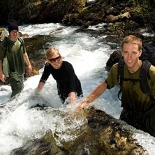 vandring i fors upp &ouml;ver! grymt roligt men kkkkka. Foto: Frederik khile. &Aring;kare: Elin, Jonas och peat med beito-aktiv.com.