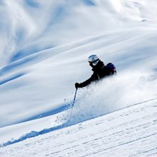 Heliskiing Uzbekistan. Foto: Tomasz Kaminski. &Aring;kare: Wojciech Kaminski.
