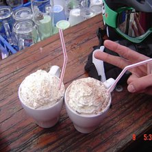 Zwei grosse chokladen mit Br&auml;nnvin!. Foto: Martin Wikstr&ouml;m.