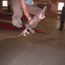 johan drar en FET boneless i br&auml;dcentralen.
foto. Foto: eleonor hj&auml;rtmyr. &Aring;kare: johan lundberg.