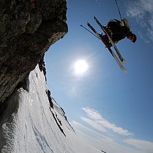 Petter droppar en fin klippa under valborg.. Foto: Erik Hammarsten. &Aring;kare: Petter Elfsberg.