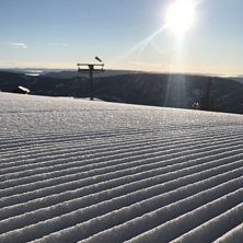 Sol, sol og mer sol!
Vi holder &aring;pent fra kl 09.30.