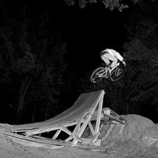 Foto: Simon Pont&eacute;r. &Aring;kare: Joakim Nilsson.