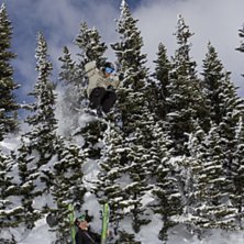 d&auml;r satt man o chilla d&aring; en tokig Tim hoppa ut �. Foto: Jonas Lengquist &amp;quot;TelyWanker&amp;quot;. &Aring;kare: Tim Ekfelt (hopp) Per nyberg (chill).