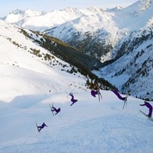 Superman frontflip!. Foto: Niklas Lundin. &Aring;kare: Filip Lindwall.