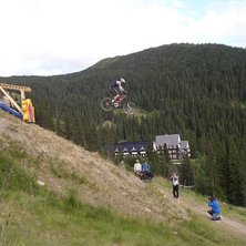 &Aring;re Mountain Mayhem. Red bull droppet!. Foto: Anton Mattson. &Aring;kare: Jag.