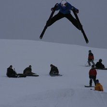 Flyger r&auml;tt h&ouml;gt :D Lastbil :P. Foto: Joakim Hayland. &Aring;kare: Anton M&ouml;ller- Andersen.