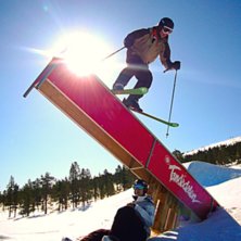 Foto: Fredrik Kasperi. &Aring;kare: Simon &amp;amp; Linus.