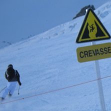 Crevasses = glaci&auml;rsprickor ;P. Foto: Kamera. &Aring;kare: Anonym:P.