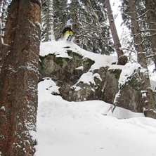 Sex stadiga meter med stenh&aring;rd landning. Foto: David Als&eacute;n. &Aring;kare: Erik Nyberg.