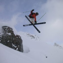 ibland s&aring; har man tur att f&aring; kors i skida n&auml;r m. Foto: Johan G&auml;fvert. &Aring;kare: Jim G&auml;fvert.