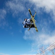 Mute s&aring;klart! . &Aring;kare: Jonathan Sandklef.