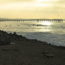 Tidig morgon i Ventura, ett klassiskt st&auml;lle f&ouml;r. Foto: Mattias Fredriksson. &Aring;kare: M&aring;nga ok&auml;nda i vattnet d&auml;r+heml&ouml;s snubbe till v&auml;nster.