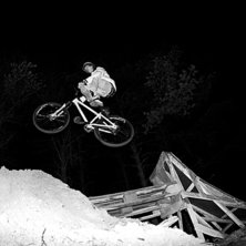 Tidig Nofootcancan. Foto: Simon Pont&eacute;r. &Aring;kare: Joakim Nilsson.