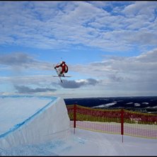 switchsjutjugomute... Foto: Simon Del&eacute;r. &Aring;kare: Sebastian Del&eacute;r.