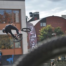 Kn&auml;ppte lite p&aring; shake it jam i Sandviken som var. Foto: Max Larsson. &Aring;kare: Inget Namn.