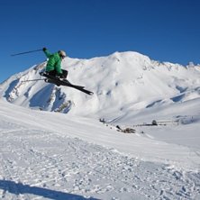 &Aring;kare: Daniel Erlingfors.