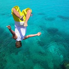 klipp hopp i ayia napa! . Foto: Robert Wikberg. &Aring;kare: Jesper Hayland.